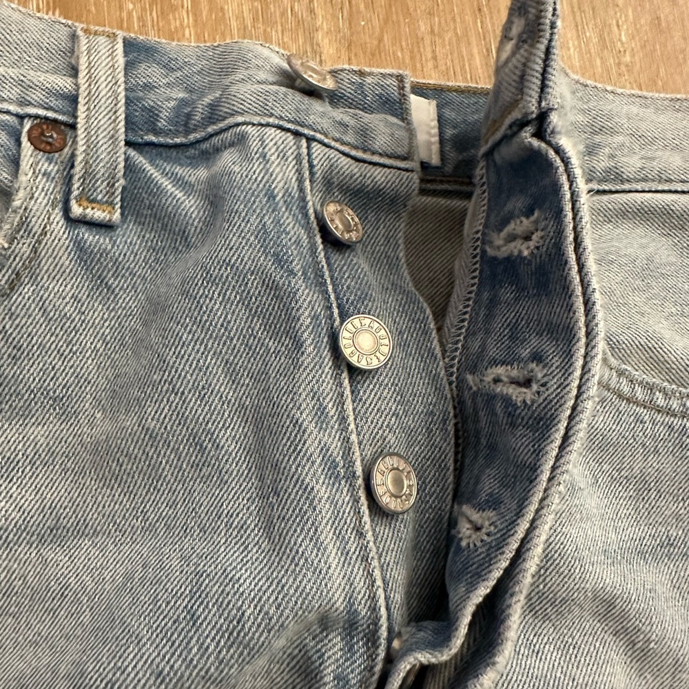 AGOLDE Riley Cropped Distressed Jeans - Picture 4 of 9